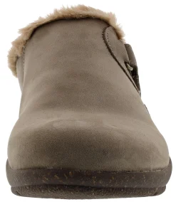 Slippers><noscript><img width=