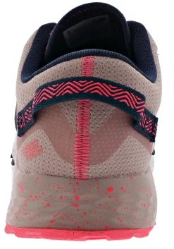 Walking|Casual><noscript><img width=