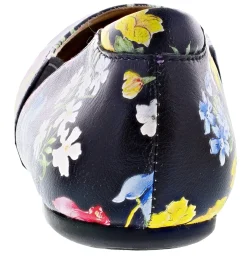 Slippers|Flats><noscript><img width=